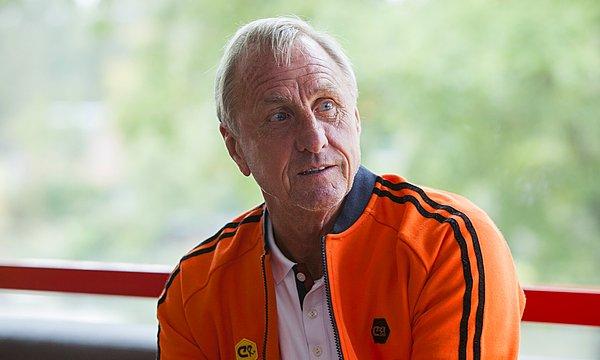 10- Hollandalı Futbol Efsanesi Cruyff Hayatını Kaybetti