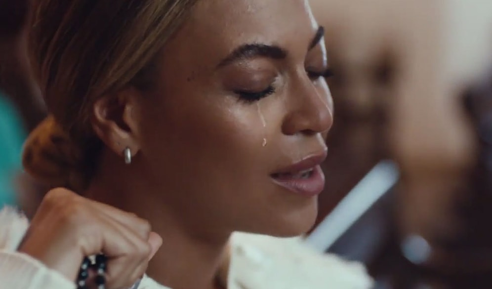 Sesini Duyduğunuz Anda İçinizin Parçalandığı Üzgün Sesli Şarkıcı ve Gruplardan 19 Şarkı