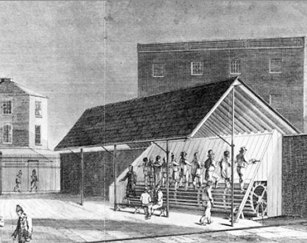12. Değirmenler, 1818'de İngiliz mahkumları cezalandırmak için icat edildi.