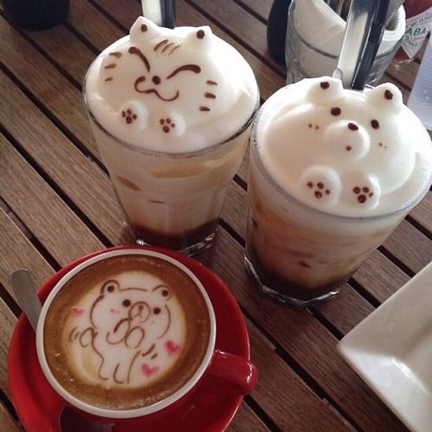 Süslü bir latte alırım!