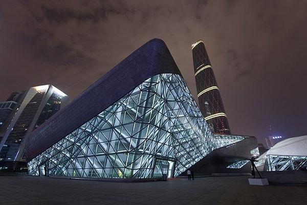 5. Guangzhou Opera Binası