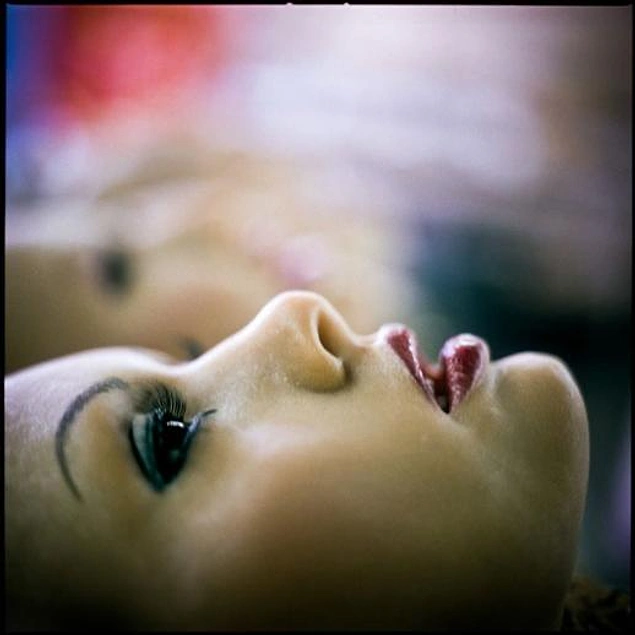 Тайный взгляд на фабрику секс-кукол (18+)