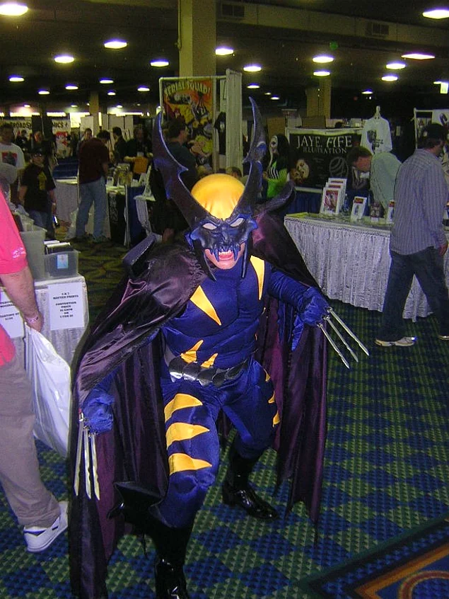 В ограниченной серии комиксов Marvel Бэтмен и Росомаха были объединены в один отряд под названием "Темный Коготь".