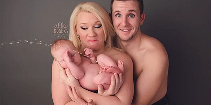 Aile Fotoğraflarının Orta Yerinde Su Koyuvererek Fotoğrafları Kendilerince Bozan 34 Minnoş Bebek