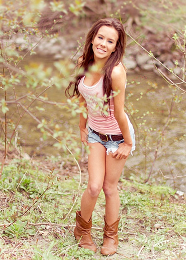 13. «Не переживайте, мне нравятся невысокие парни. В основном, наверное, потому что я сама низкая… 158 см».