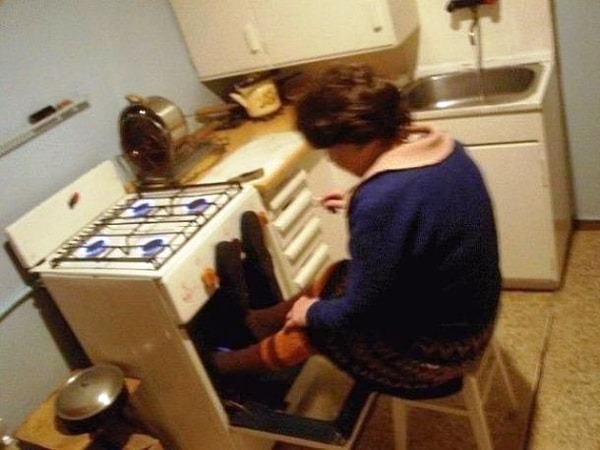 3. Это она решила погреться или просто мясо в доме кончилось?