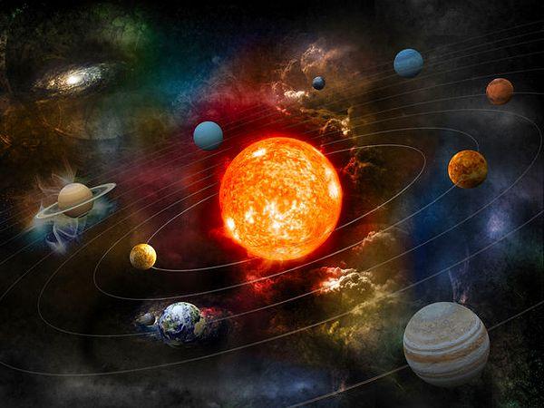 1. Güneş sistemimizdeki hangi gezegen diğerlerine göre farklı yönde hareket etmektedir?