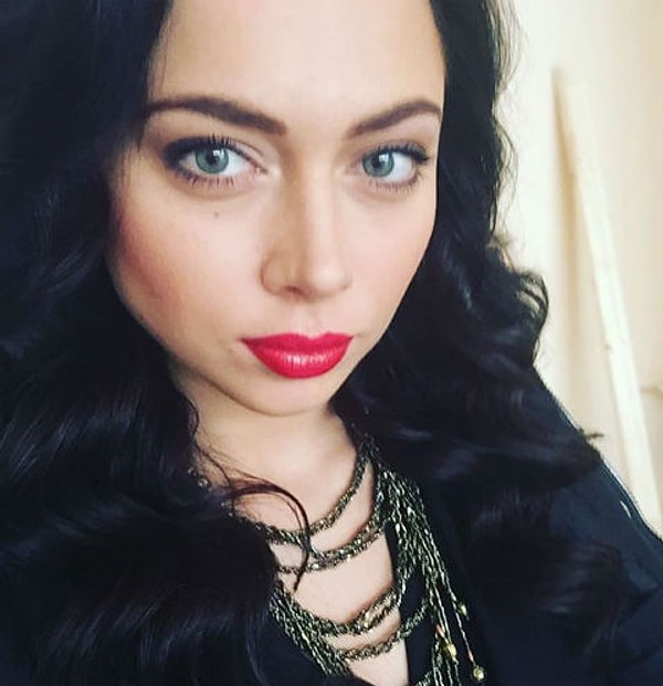 1. Скандал с увольнением Самбурской из «Универа» набирает обороты. В сериале грядут перемены. В СМИ пишут о том, что Настасью заменит другая актриса.