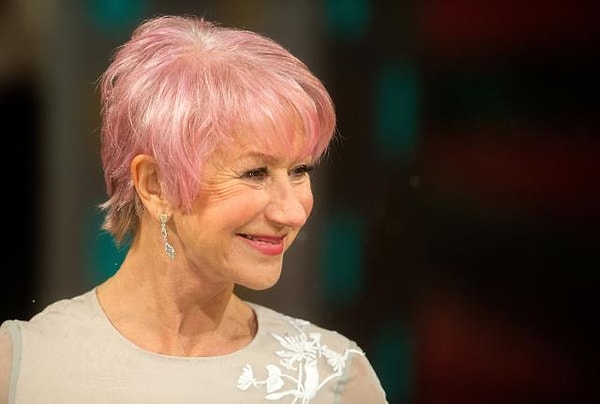 16. "Яркие волосы часто не идут женщинам среднего возраста."