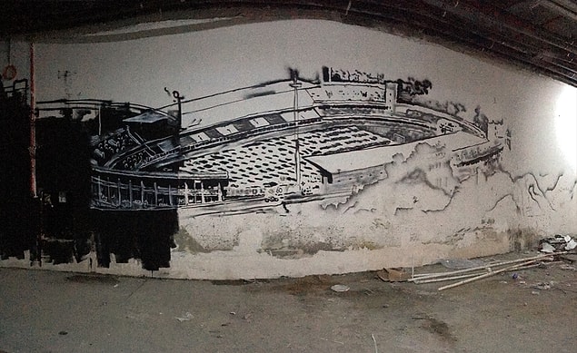 Takımların stada girdikleri tünelde onları İnönü Stadı'nın grafitisi karşılayacak.