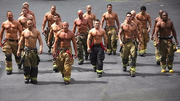 6. В Хантингтоне, Западная Виргиния, пожарным запрещено флиртовать с женщинами, проходящими мимо пожарного депо.