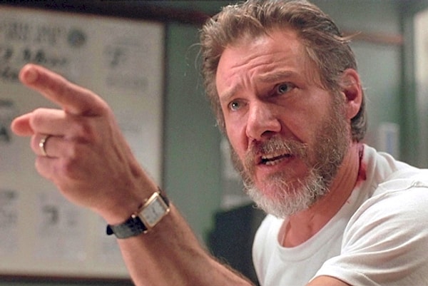 8. Харрисон Форд спас двух человек, будучи за штурвалом вертолета