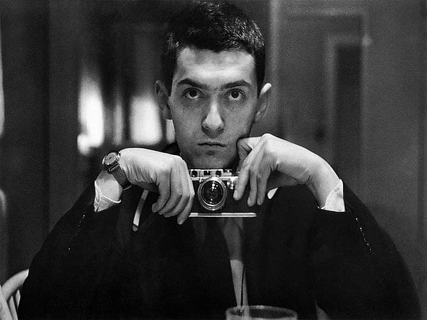 5. Селфи, снятое режиссером Stanley Kubrick для обложки журнала в 1940-х.