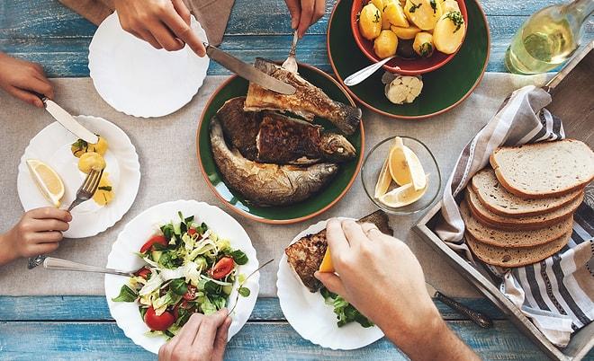 Yemek Masasında Rezil Değil Vezir Olmanıza Yardımcı Olacak 11 Sofra Adabı Kuralı