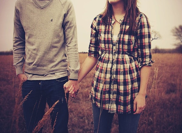 7. «Я вру о том, что не девственница. Я говорю своему другу парню, что постоянно занимаюсь сексом, чтобы позлить его»