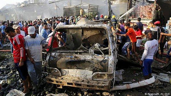 8. Irak - Pazar yerlerinde patlatılan bomba yüklü araçlar.