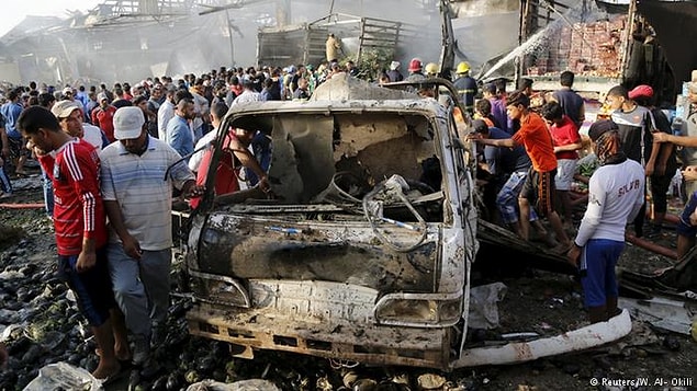 8. Irak - Pazar yerlerinde patlatılan bomba yüklü araçlar.