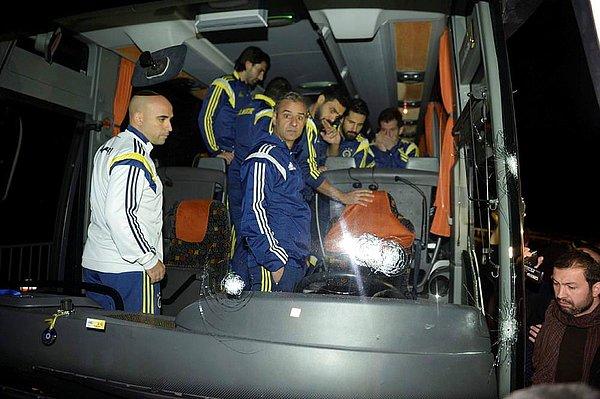 4. Maçtan dönen Fenerbahçe kafilesinin otobüsüne ateş edildi.