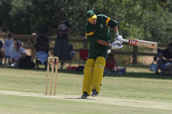 18. Потому что там находится его собственная команда по крикету!