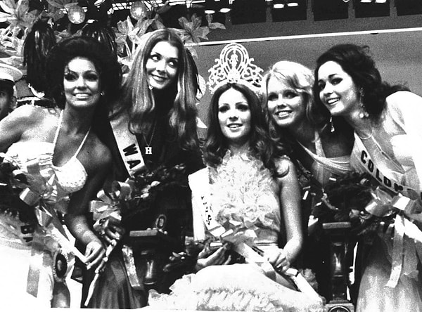 8. Конечно, девушки, принимавшие участие в конкурсе в те годы обладали определенными стереотипами внешности: они были стройными и высокими, однако стандарты роста подняли планку выше в 70-х. В 1974 году 20-летняя победительница Ампаро Муньос из Испании была ростом 173 см.