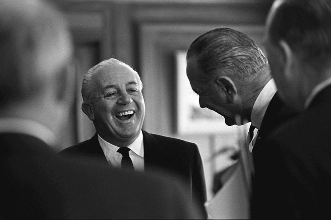 9 Madde ile Yüzerken Kaybolan Eski Avustralya Başbakanı Harold Holt'un Gizemli Hikayesi
