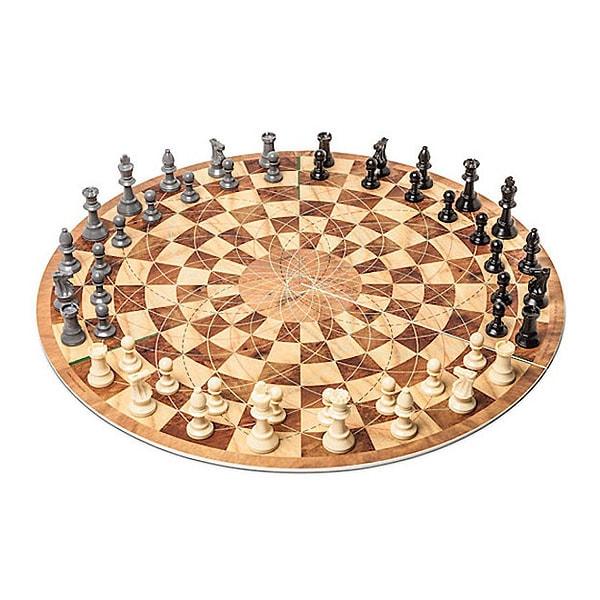 6. 3 oyunculu satranç tahtası