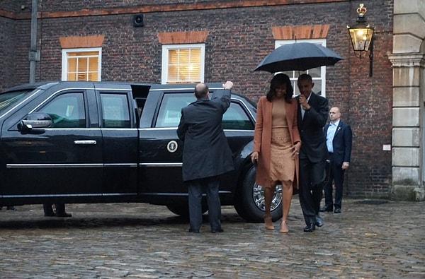 Amerika Başkanı Barack Obama ve eşi Michelle Obama, geçtiğimiz akşam Cambridge Dükü William ile eşi Kate Middleton'ı Kensington Sarayı'nda ziyaret etti.