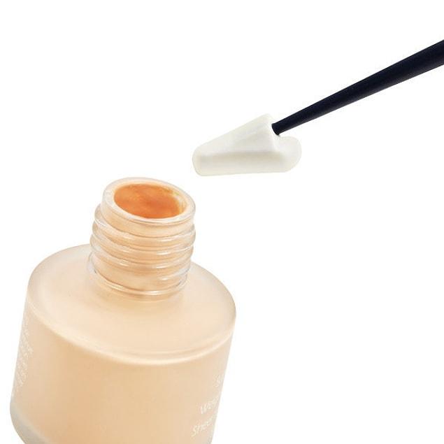 8. To get the best out of your bronzer or foundation use a cotton swab to reach the last drop of your product.