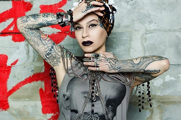 8. Наргиз Закирова