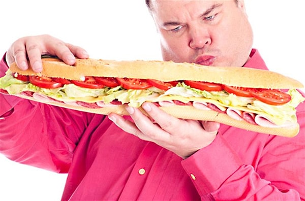 4. Много есть или пить перед тренировкой