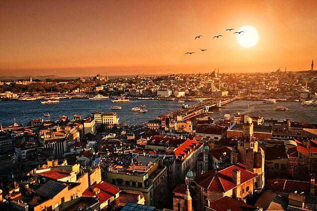 4. İstanbullu, gece uyumamaya alışkındır; şehir hiç uyumaz. Ankaralının uyuma saati bellidir; aynı anlarda şehir de uyur.