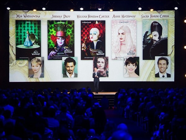 Миа Васиковска и Джонни Депп Энн останутся в прежних ролях, как и Энн Хэтэуэй и Хелена Бонэм Картер.