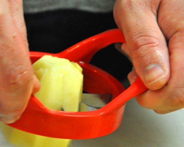 13. Patates kızartmak üzereyseniz meyve doğrayıcılar yardımınıza koşmaya hazır!