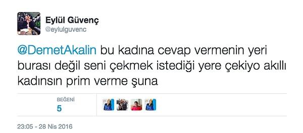 Akalın'ın fanları, Hande Yener'in bunu dikkat çekmek için yaptığını söyledi ve onu sakinleştirmeye çalıştı.