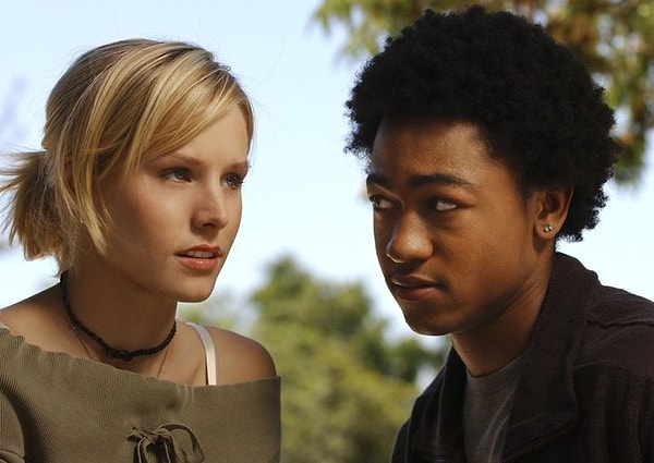 5. Актер, сыгравший Уоллеса, устал от того, что его персонаж постоянно делал одолжения для Вероники