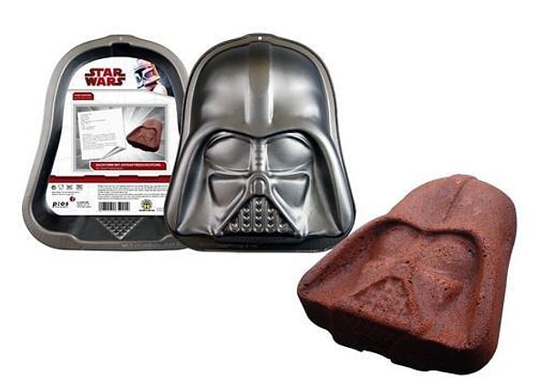 14. Формы для выпечки в форме шлема "Дарт Вейдера"