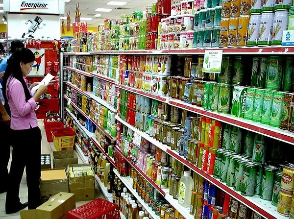 2. Человеческий мозг так устроен, что может запомнить стоимость самое большее 4 продуктов, поэтому у вас никогда не будет возможности должным образом сравнить цены одних и тех же товаров. Их много, а вы одни.