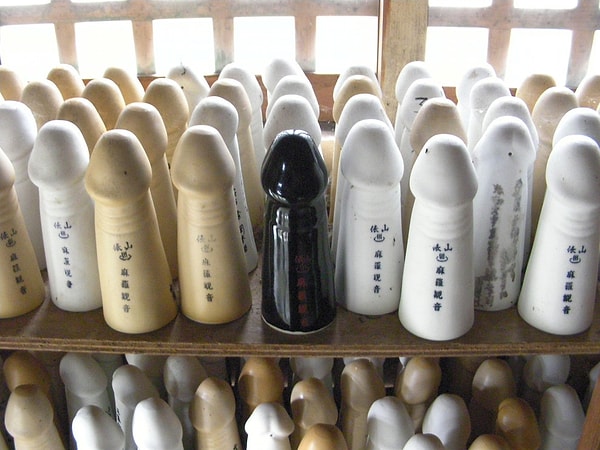 13. Храм плодородия Мара-Каннон - Тавараяма, Япония