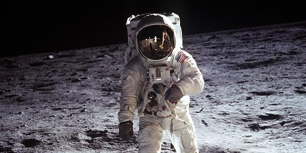 1. Tüm gün sosyal medyada takılmak için kullandığınız akıllı telefonunuzun işlem gücü, Apollo 11 uzay yolculuğunda kullanılan bilgisayarların işlem gücünden daha fazladır.