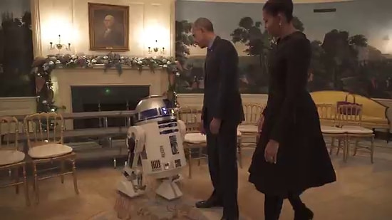 Obama, Çılgın Star Wars Partisinde Stormtrooper'lar ile Koptu!