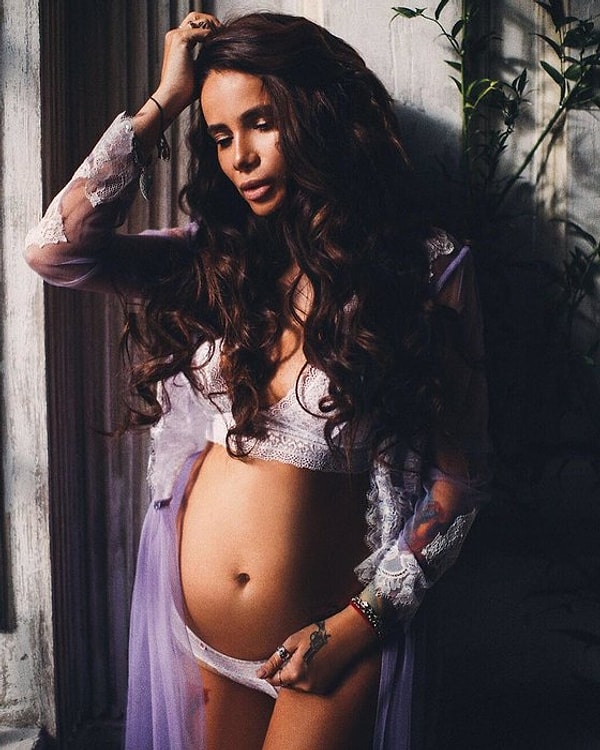 9. Кстати, интернет-звезда снова ждет ребенка.