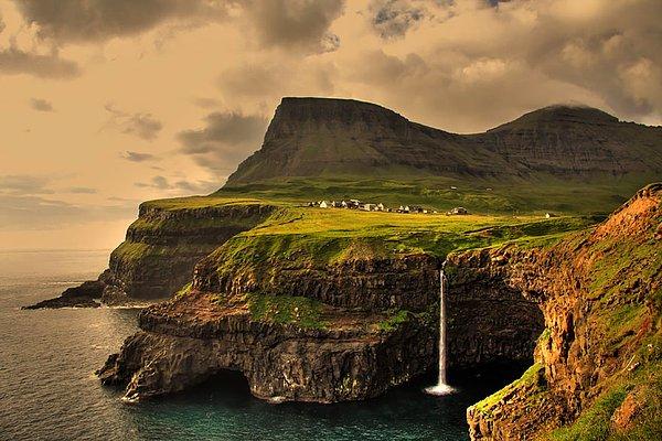 4. Gasadalur, Faroe Adaları