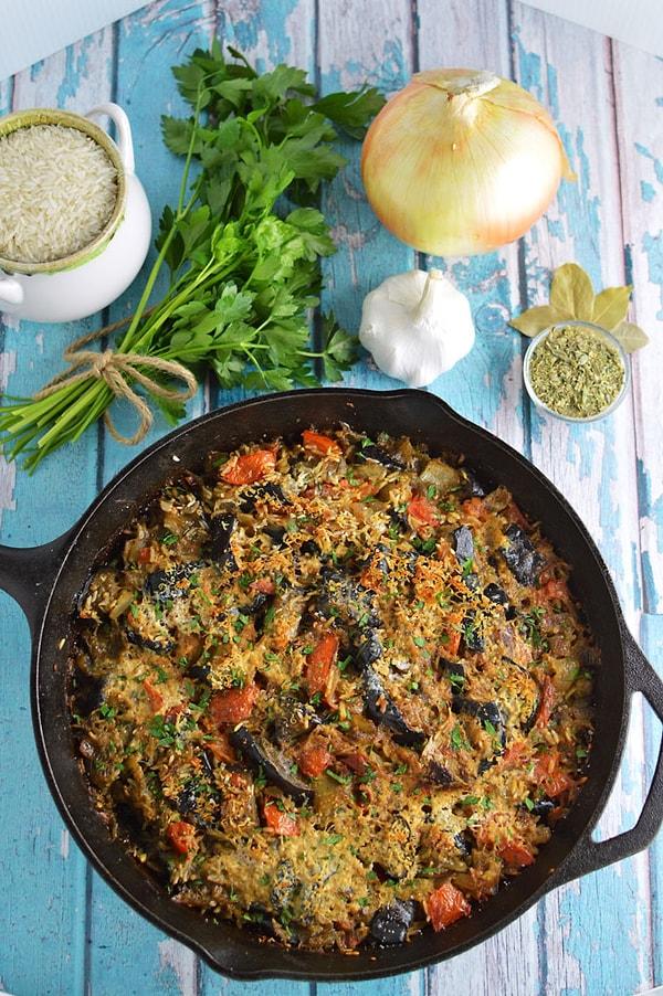 9. Pirinç+Patlıcan+Domates+Sarımsak+Taze Nane