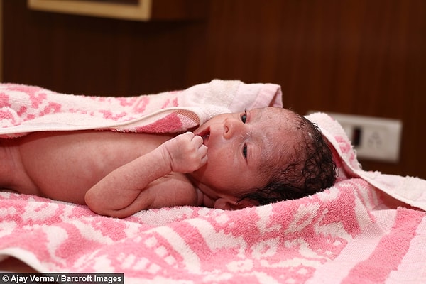 4. Для этого она отправилась в известную клинику в городе Хисар, где до этого успешно родили детей еще несколько женщин в возрасте.