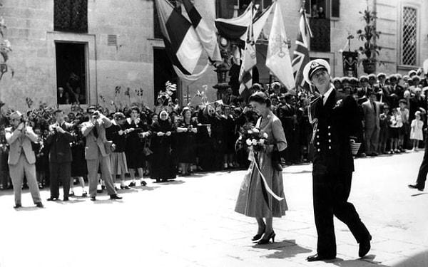 22. 1950, Prenses Elizabeth kocası ile Malta'da