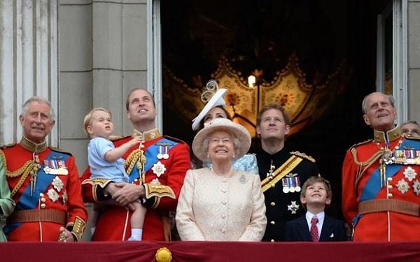 57. Kraliyet ailesi Buckingham Sarayı'nın balkonundan, 2015