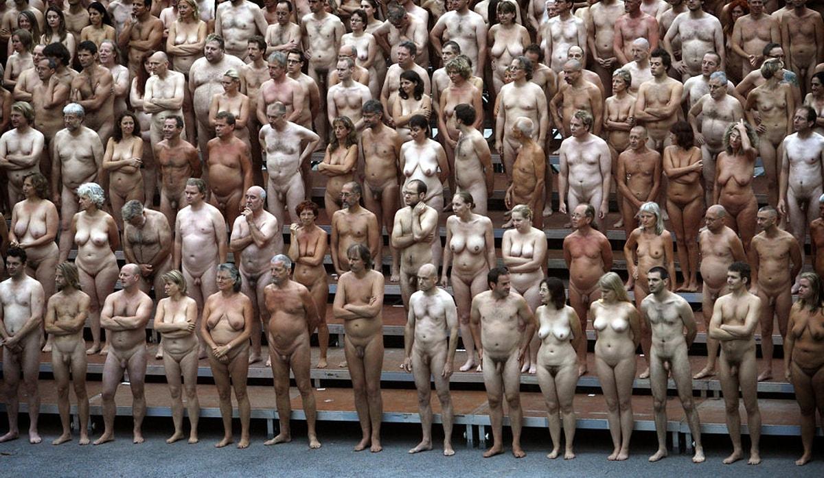 трюки голых людей фото 107