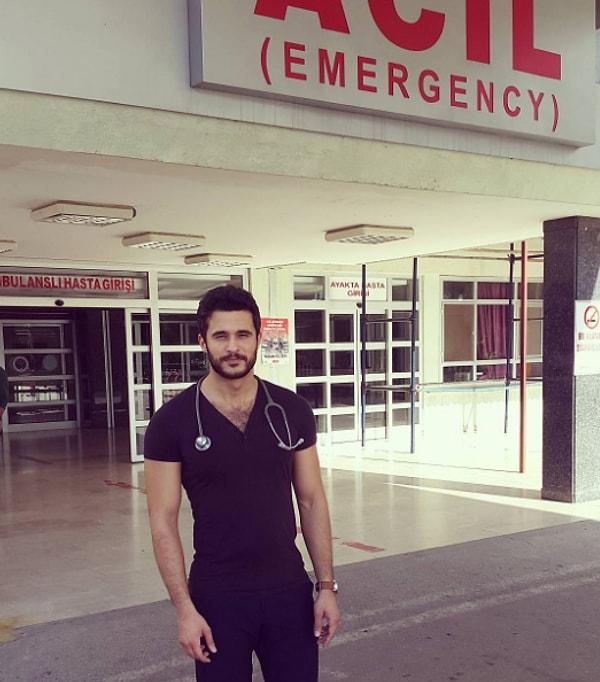 Şu anda da Adana Balcalı Hastanesi'nde görev yapıyor.