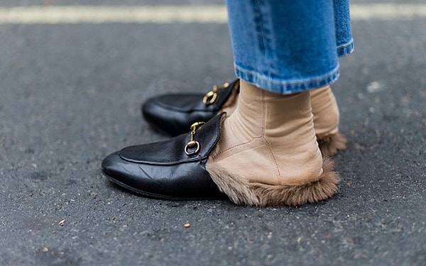 6. Одеть такие тапочки с носками теперь не считается плохим вкусом.