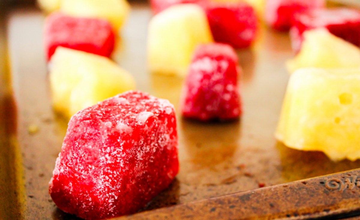 Как сделать вкусный лед. Фруктовый лед. Как сделать вкусный лед. Как сделать вкусный лед. Лед с фруктами для напитков.